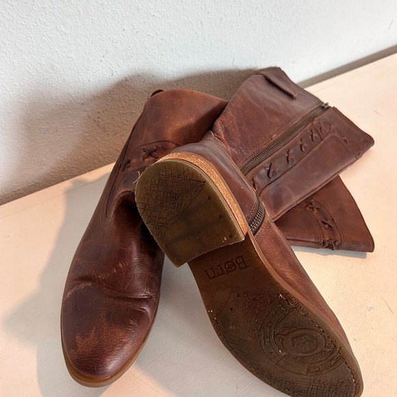 Born Women’s Brown Knee High Leather Boots

Size  8.5 - Picture 6 of 12